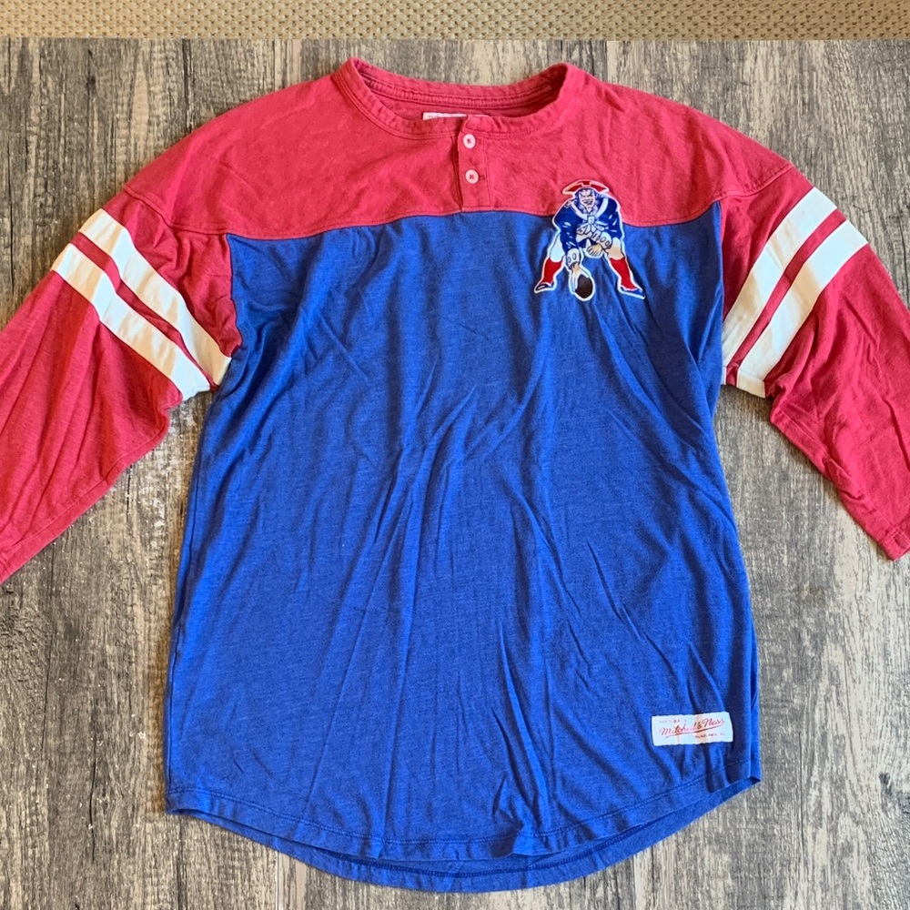 Mitchell & Ness | New England Patriots | Blue & Red Three-Quarter Sleeve Shirt